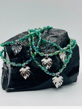 *ANKLET* Silver Leaf & AB Green Stretchy Anklet